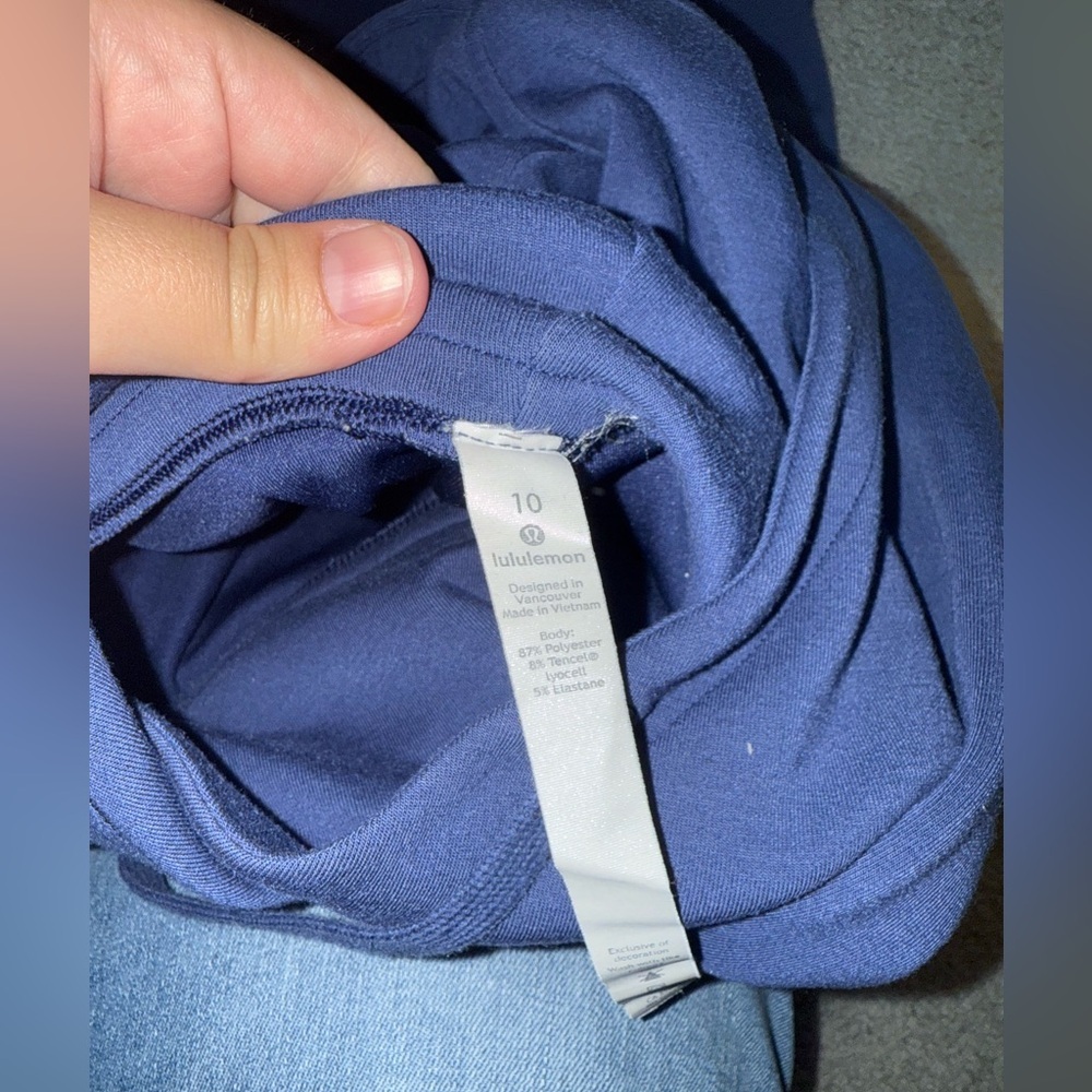 Lululemon Women’s Size 10 Navy Blue Hoodie Pullover Sweatshirt - Picture 6 of 6
